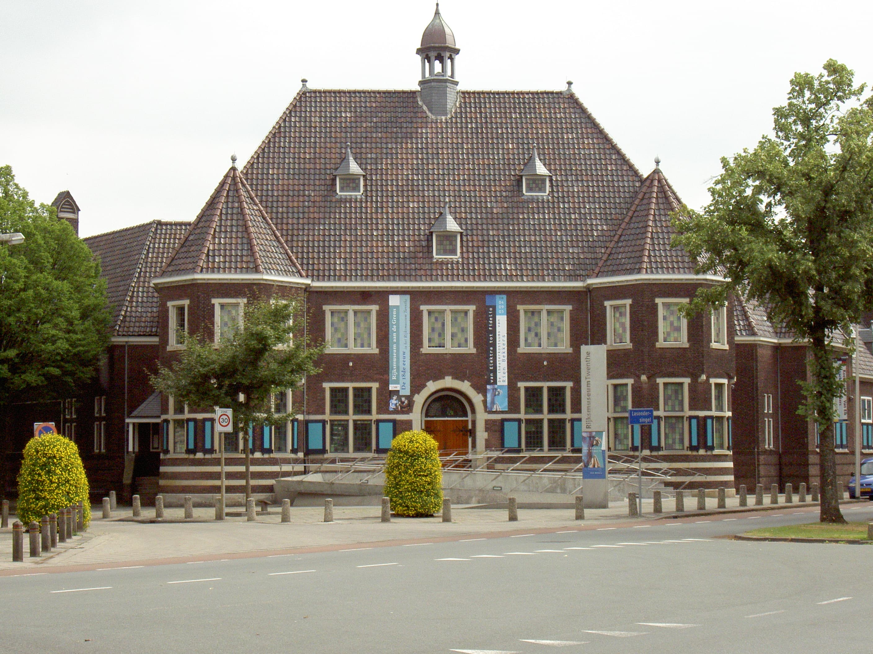 Enschede stadsaanzicht — escorts, parenclubs en massage reviews